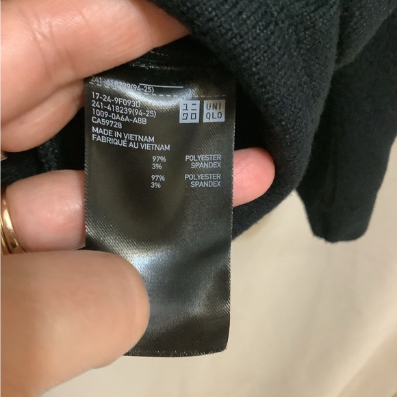 Uniqlo boxy fit mock neck sweater - Picture 8 of 9